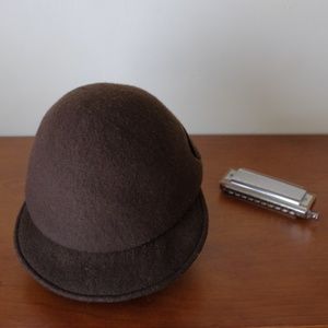 Brown wool newsboy cap